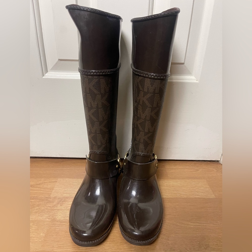 Michael Kors Women’s Size 7 Tall Brown Winter Rain Boots with Buckle Detail - Picture 2 of 11